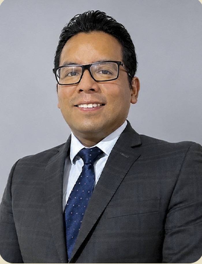 Lic. Alfredo Torres